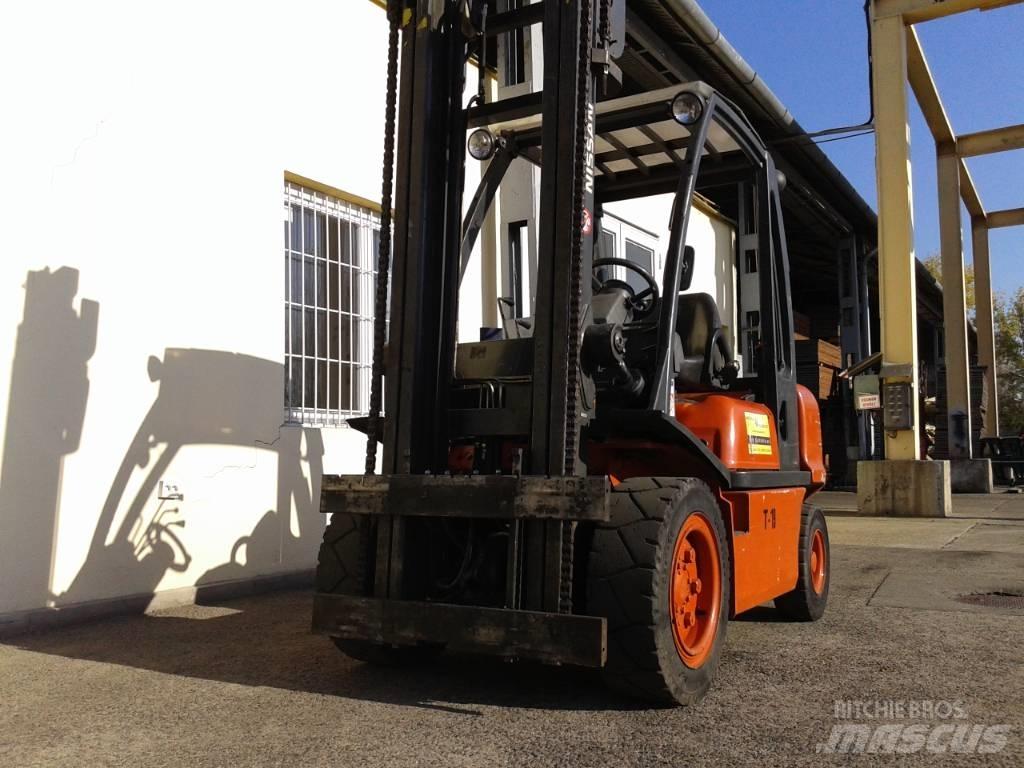 Nissan FGD09A30Q Дизельні навантажувачі