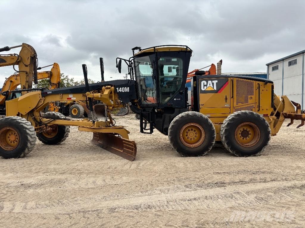 CAT 140M Грейдери