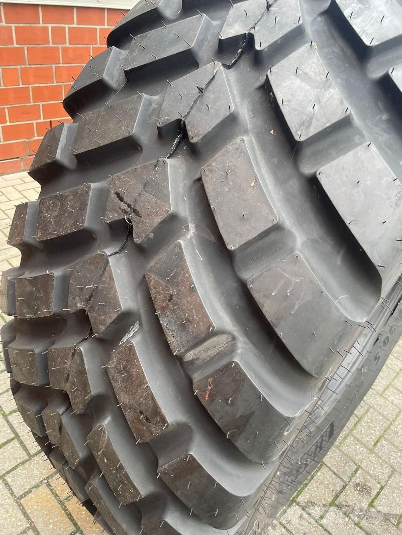 BKT 650/65R30,5 Колеса