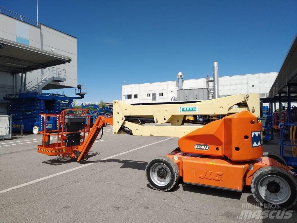 JLG E 450 AJ Колінчаті підйомники