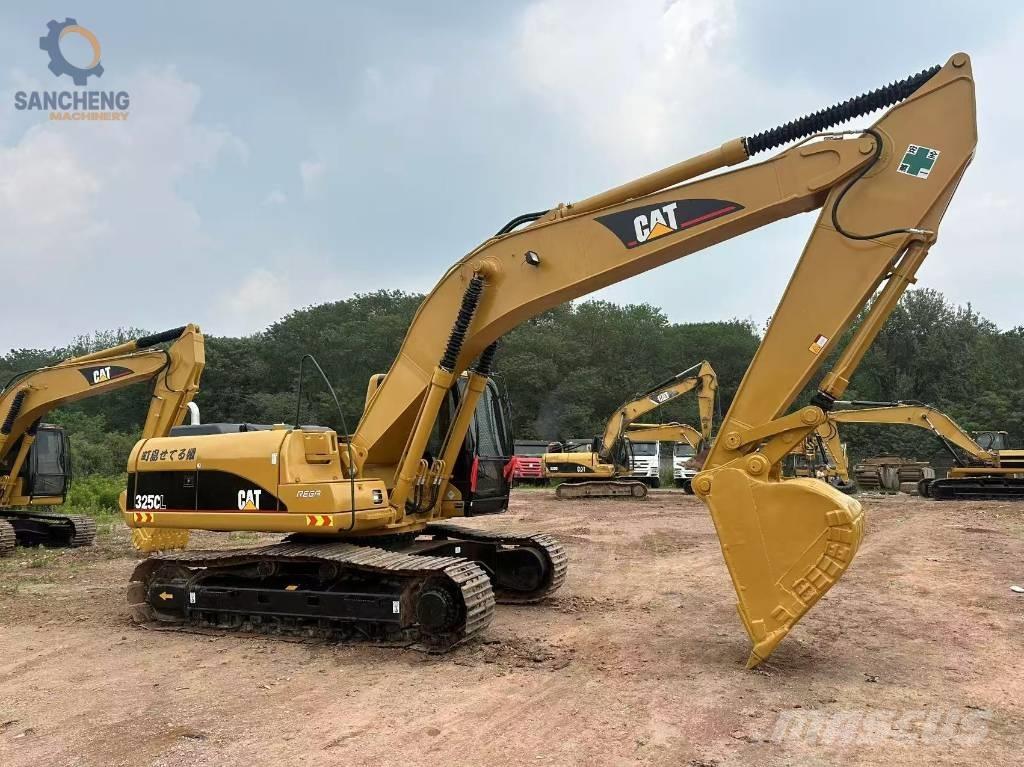 CAT 325 CL Гусеничні екскаватори
