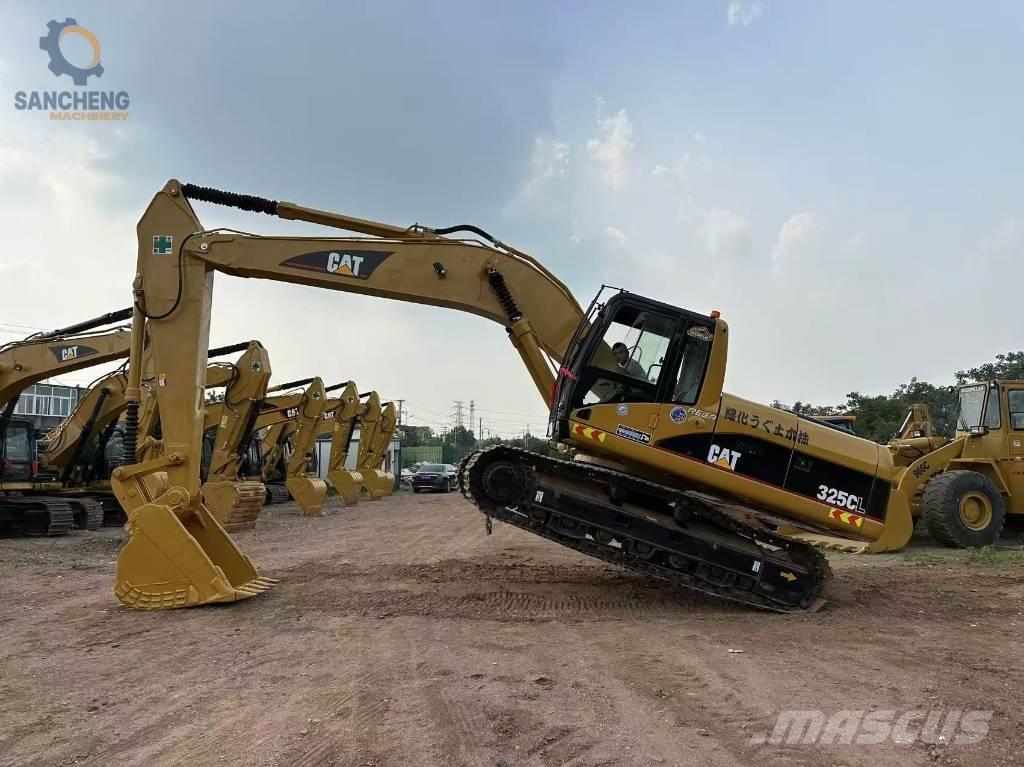 CAT 325 CL Гусеничні екскаватори