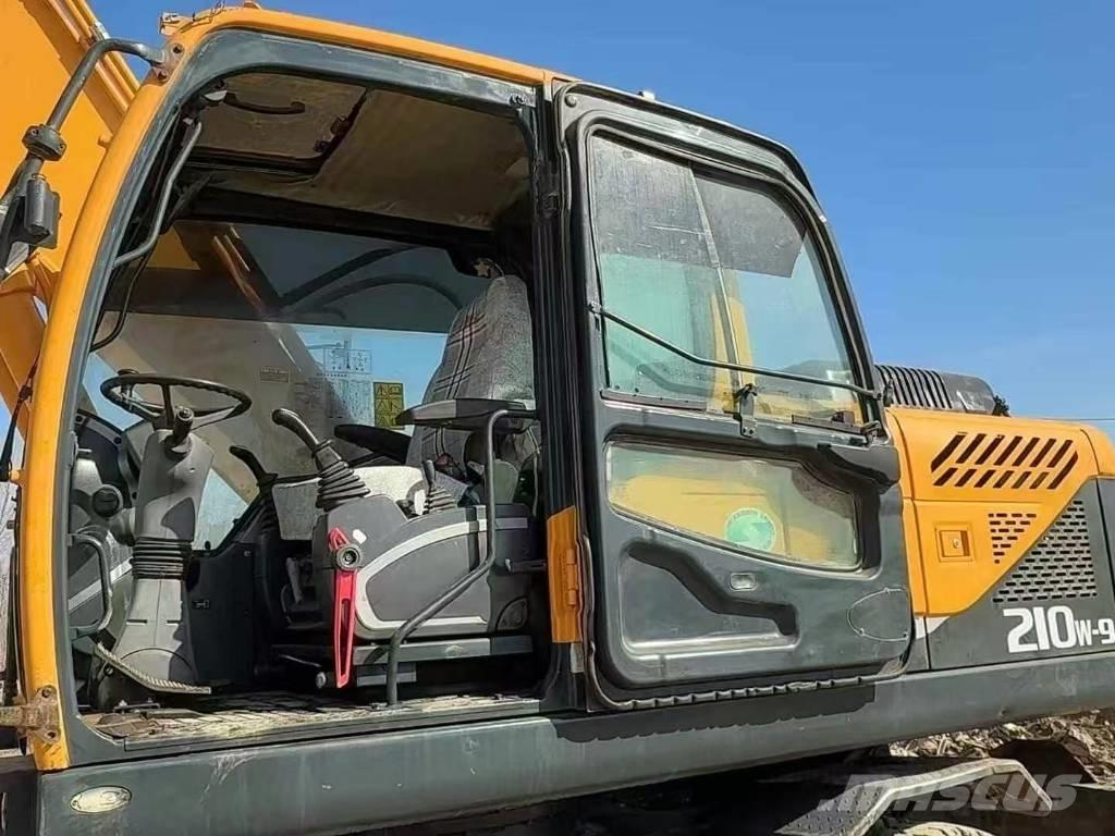 Hyundai R 260 LC-9S Гусеничні екскаватори