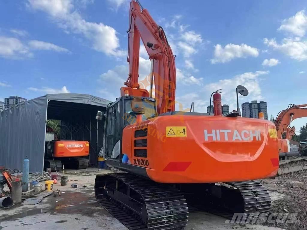 Hitachi ZX 200 Гусеничні екскаватори