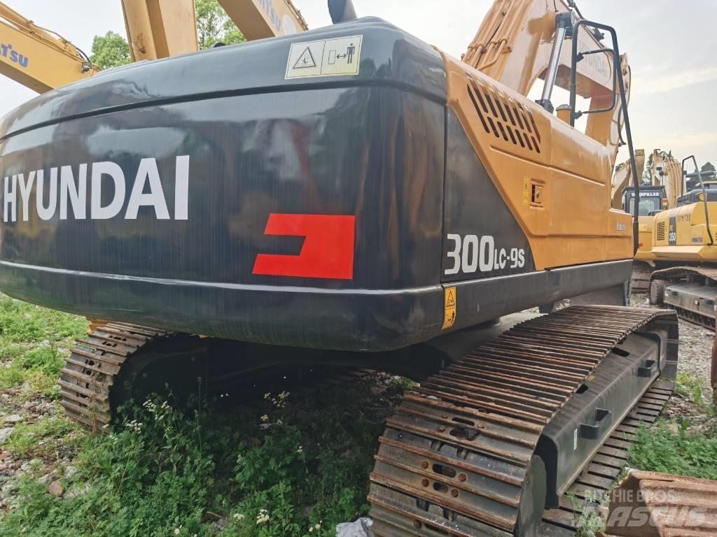 Hyundai R 300LC-9S Гусеничні екскаватори