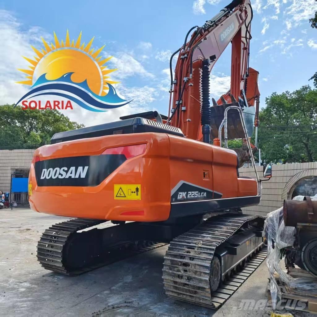 Doosan DX 225 LCA Гусеничні екскаватори