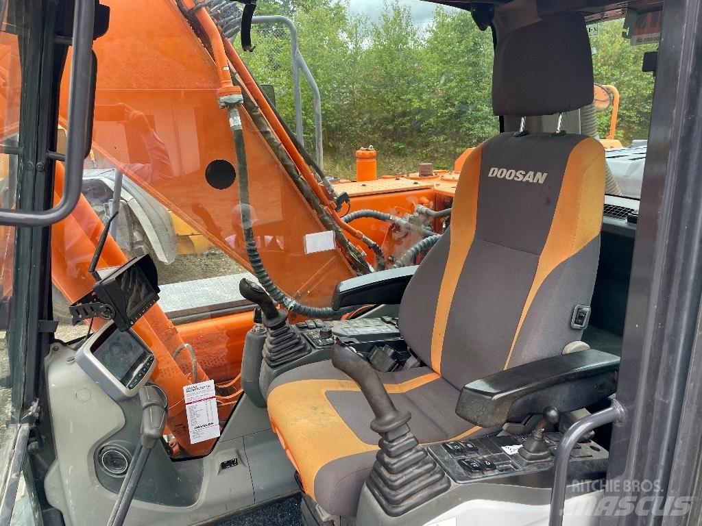 Doosan DX 180 LC-3 Гусеничні екскаватори