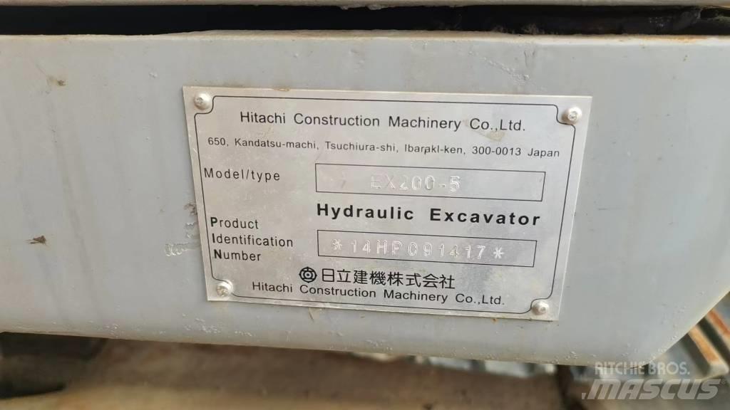 Hitachi EX 200-5 Гусеничні екскаватори