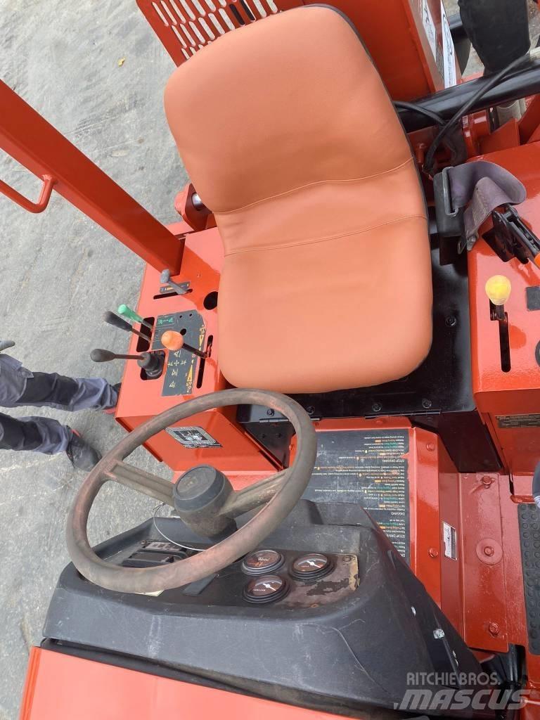 Ditch Witch RT45 Канавокопачі