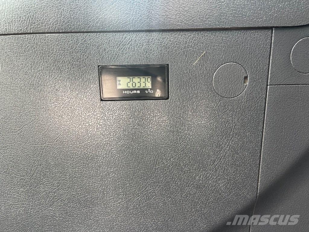 Hyundai HX 140 AL Гусеничні екскаватори