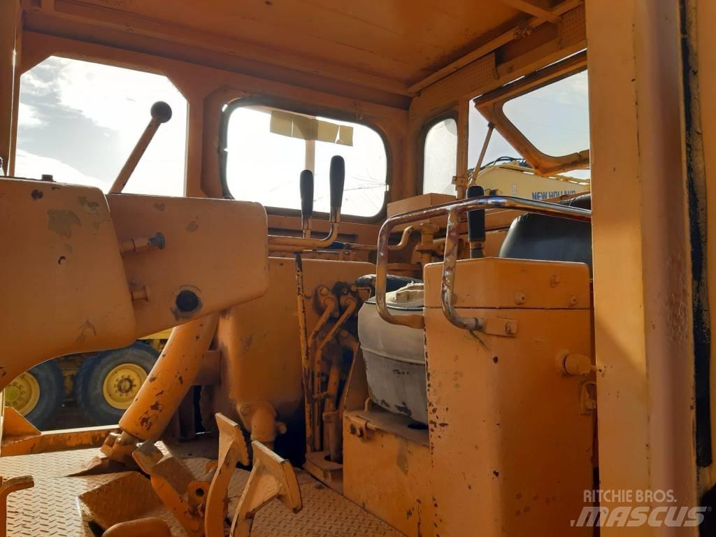 Komatsu D 85 E-12 Гусеничні бульдозери