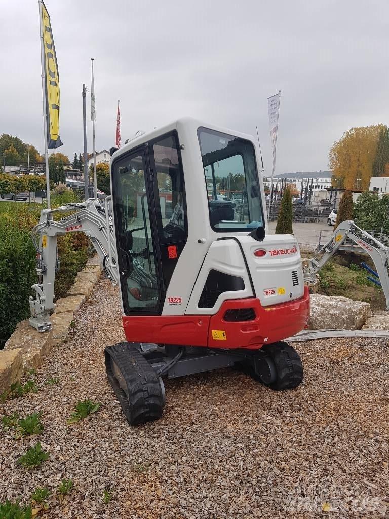 Takeuchi TB225 Міні-екскаватори < 7т