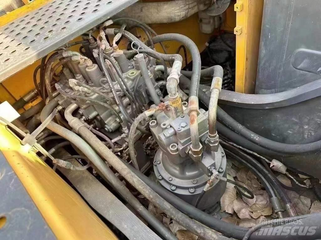Volvo EC 220 Гусеничні екскаватори