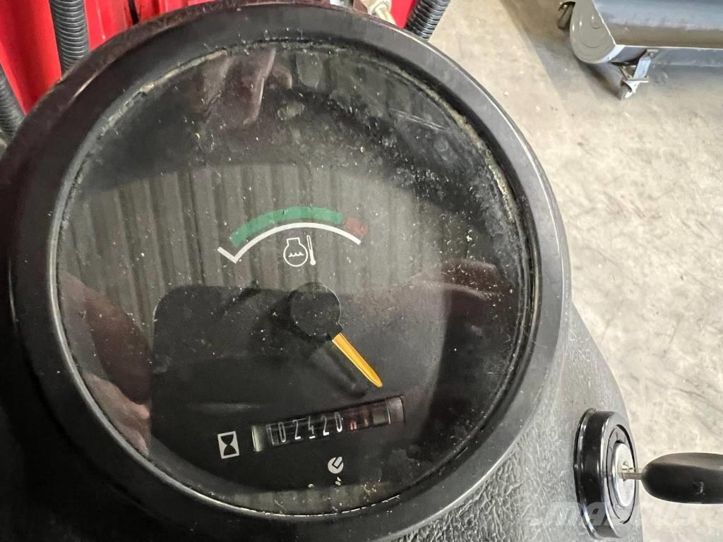 Fuchs F 853 H Багатофункціональне обладнання для вантажних і землекопальних робіт