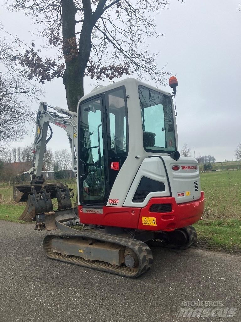 Takeuchi TB225 extra Міні-екскаватори < 7т