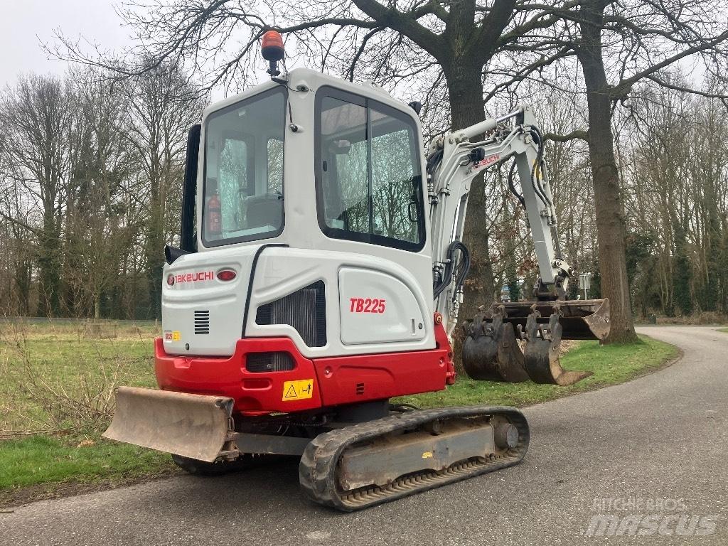 Takeuchi TB225 extra Міні-екскаватори < 7т
