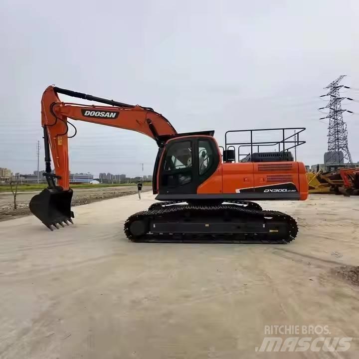 Doosan DX300LC Гусеничні екскаватори