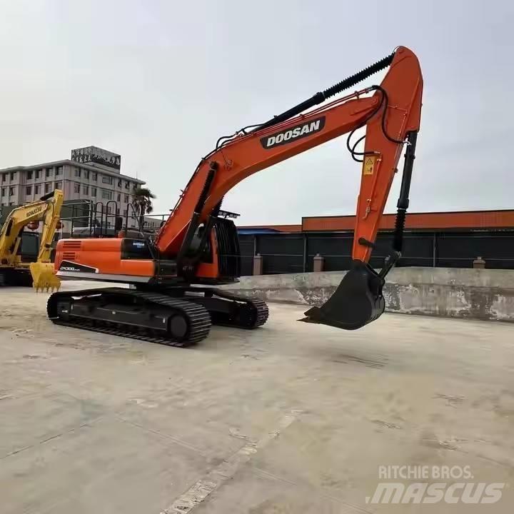 Doosan DX300LC Гусеничні екскаватори