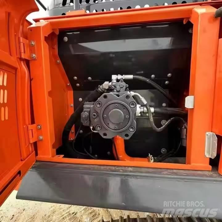 Doosan DX300LC Гусеничні екскаватори