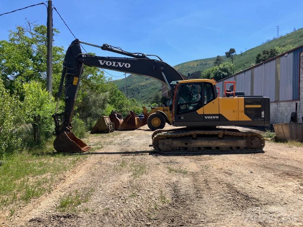 Volvo EC 220 E Гусеничні екскаватори
