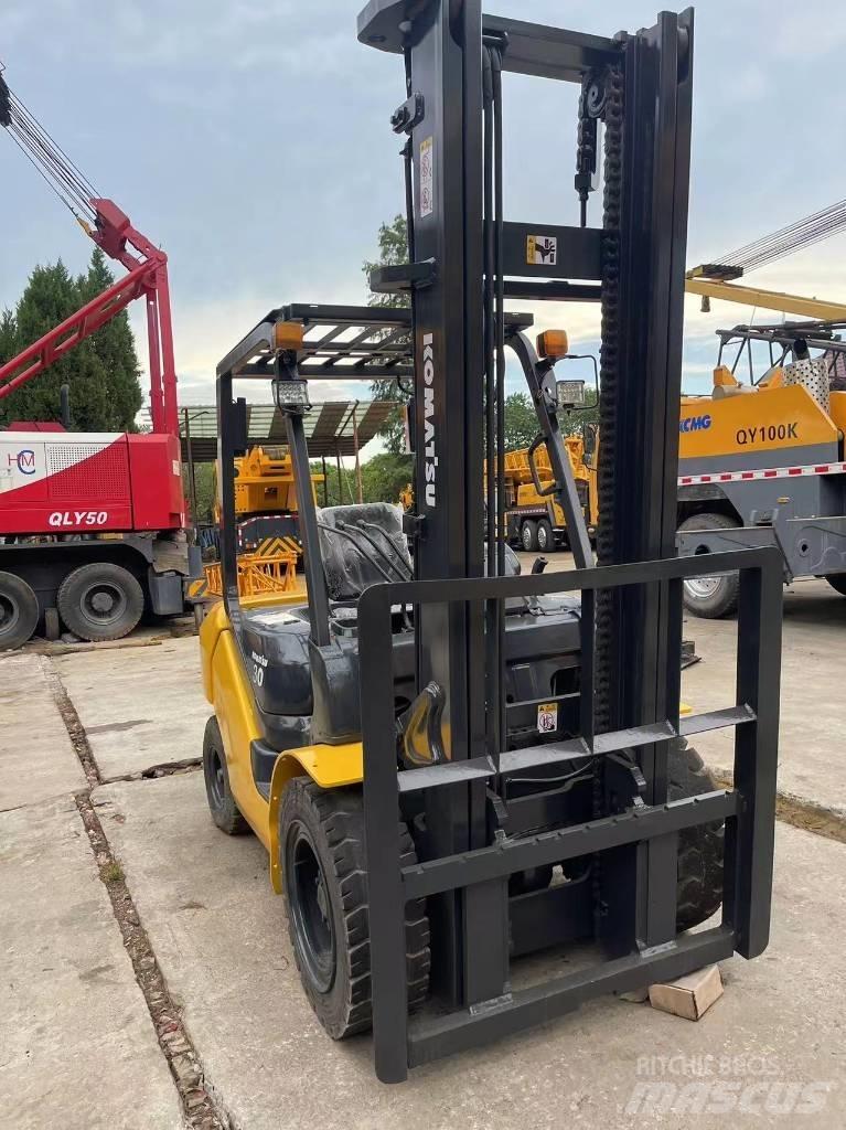 Komatsu FD 30 T-14 Дизельні навантажувачі