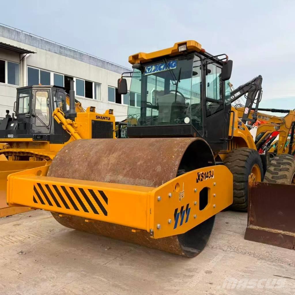 XCMG 143J Грунтові котки