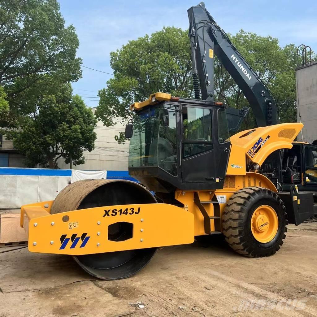 XCMG 143J Грунтові котки