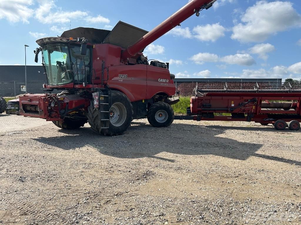 Case IH 7250 Зернозбиральні комбайни