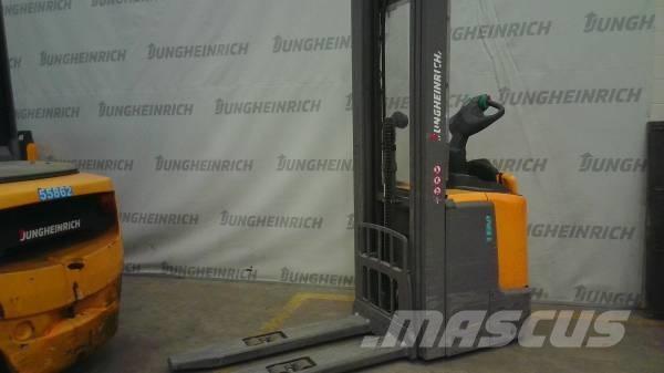 Jungheinrich ERC 214 Самохідні електроштабелери