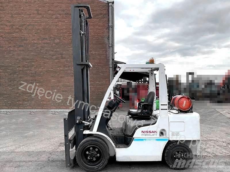 Nissan UG1F2A35DU Газові навантажувачі
