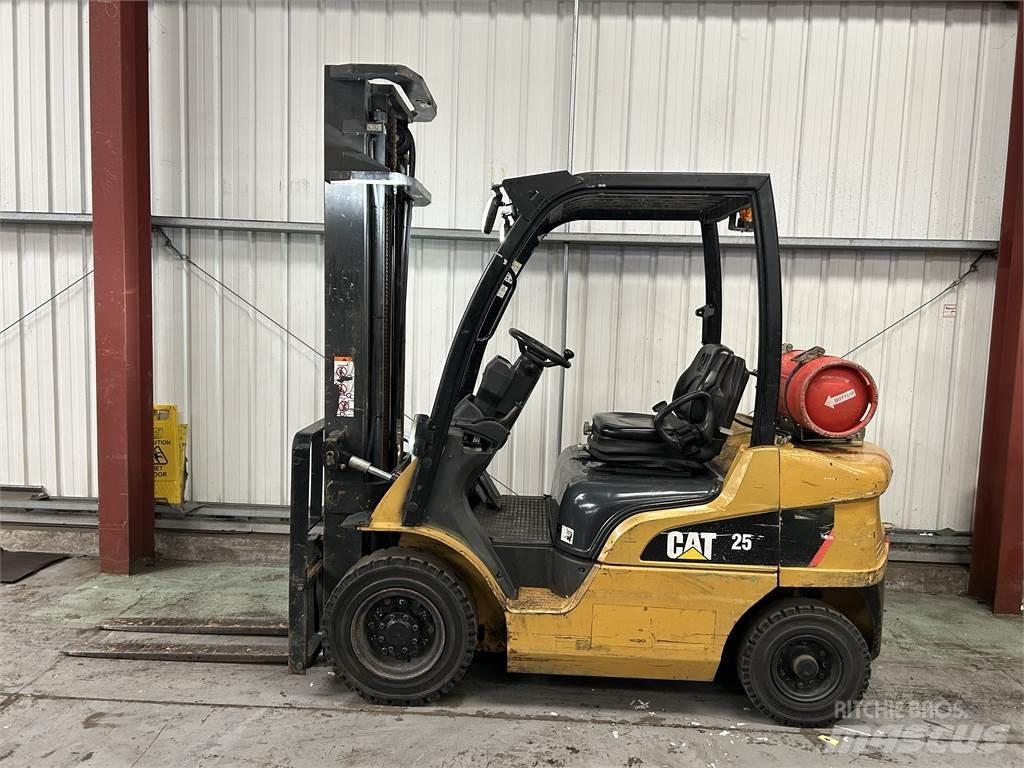 CAT GP25N Газові навантажувачі