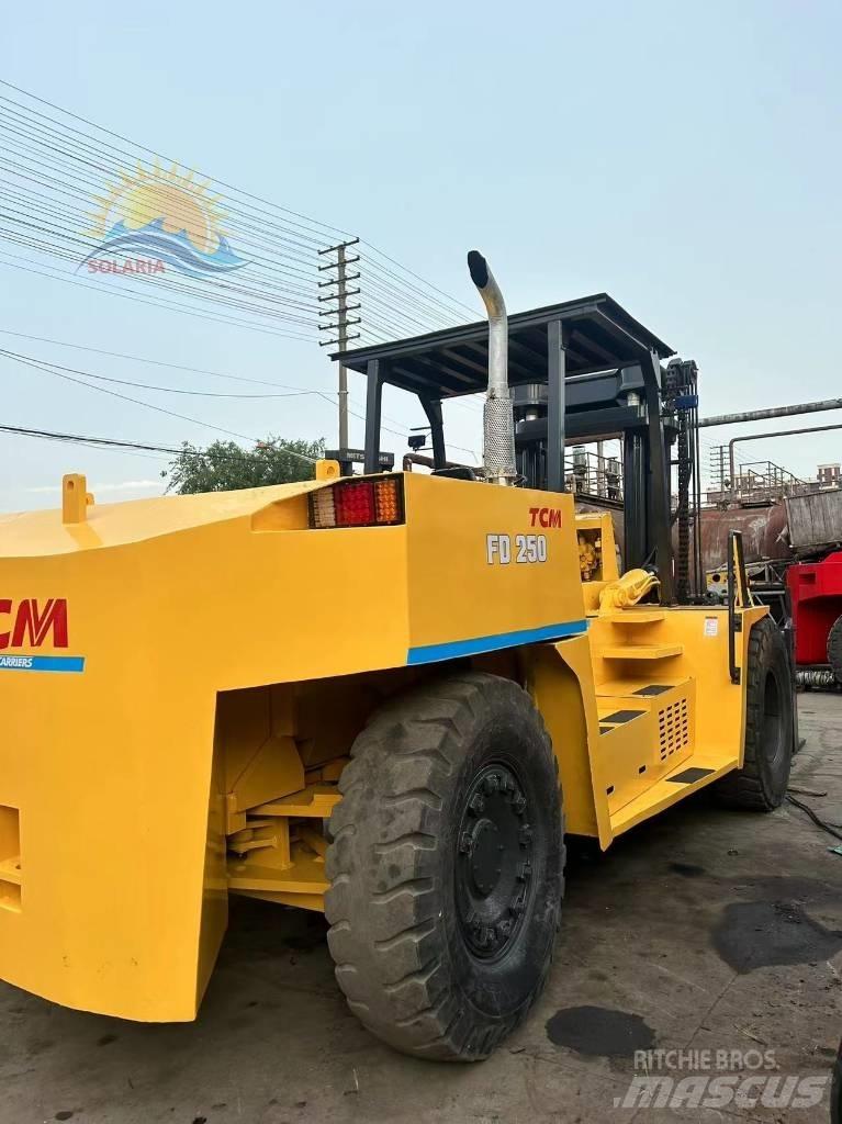 TCM FD 250 Дизельні навантажувачі