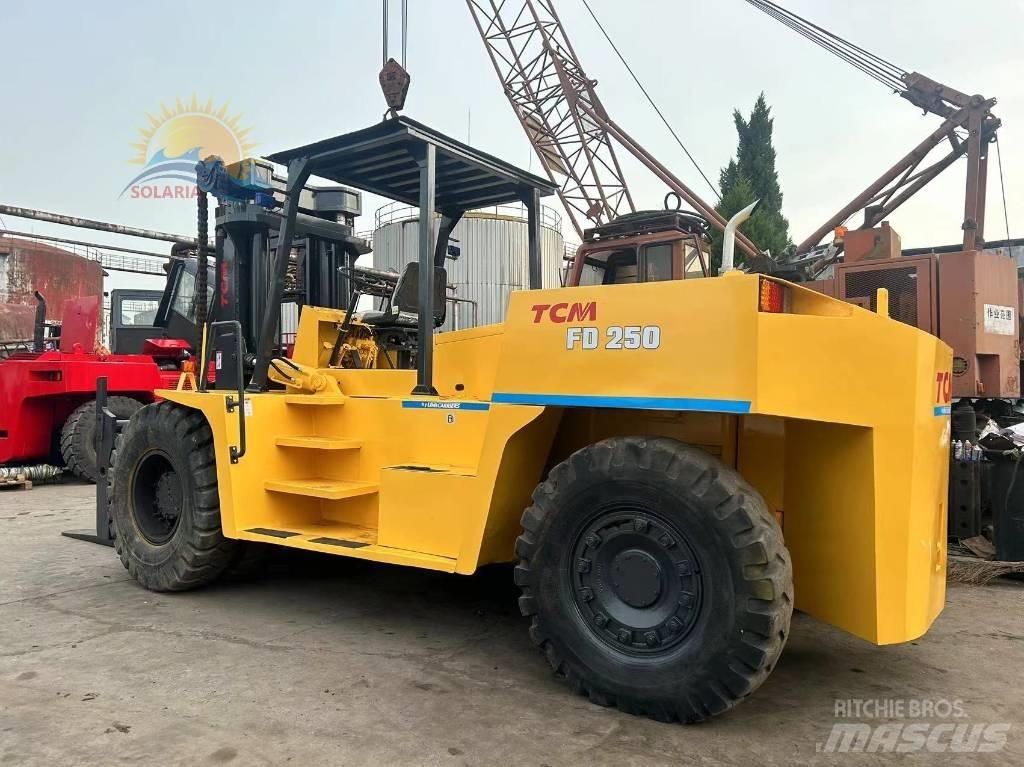 TCM FD 250 Дизельні навантажувачі
