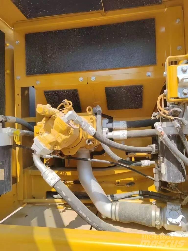 CAT 336 Гусеничні екскаватори