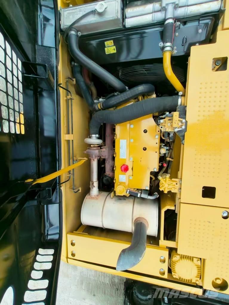 CAT 320 D Гусеничні екскаватори