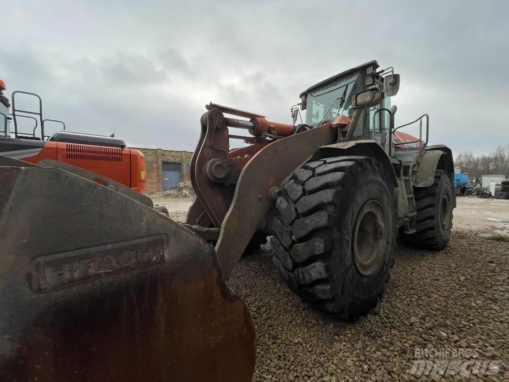 Hitachi ZW 310-6 Фронтальні навантажувачі