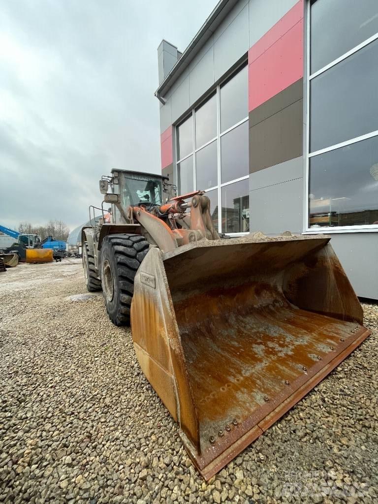 Hitachi ZW 310-6 Фронтальні навантажувачі