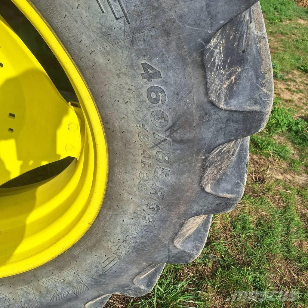 John Deere 6510 Трактори