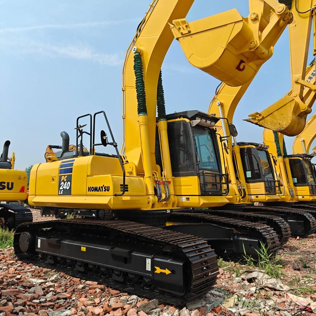 Komatsu 240 Гусеничні екскаватори