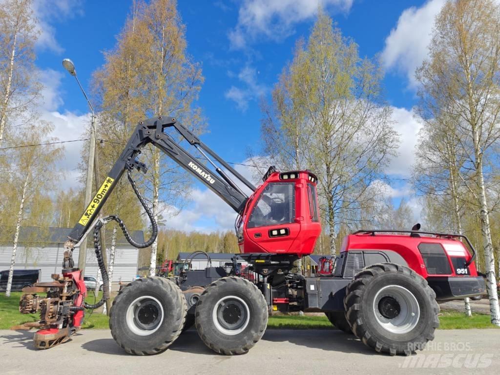 Komatsu 951 Харвестери