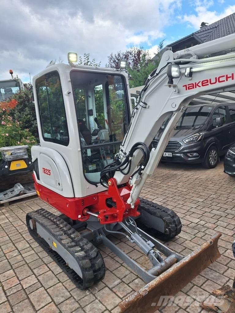 Takeuchi TB 225 Міні-екскаватори < 7т