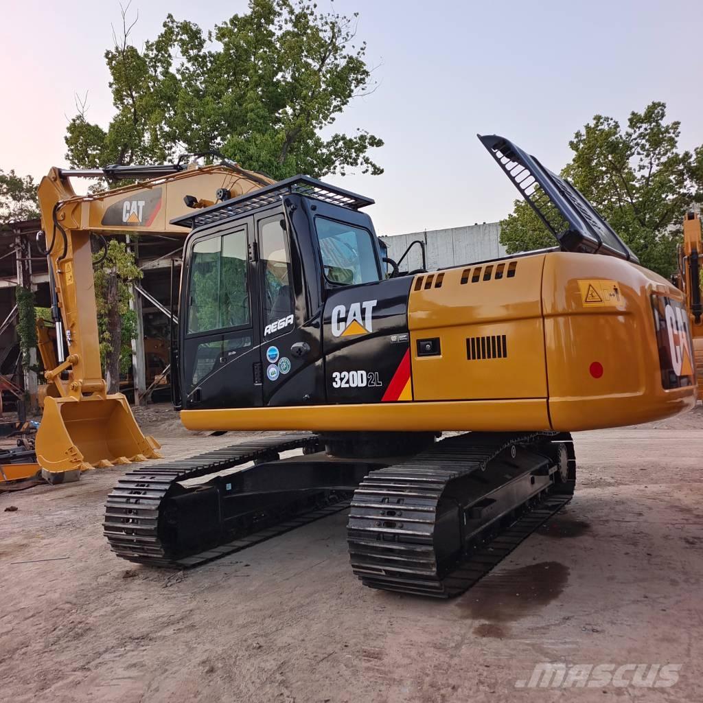 CAT 320 D2L Гусеничні екскаватори
