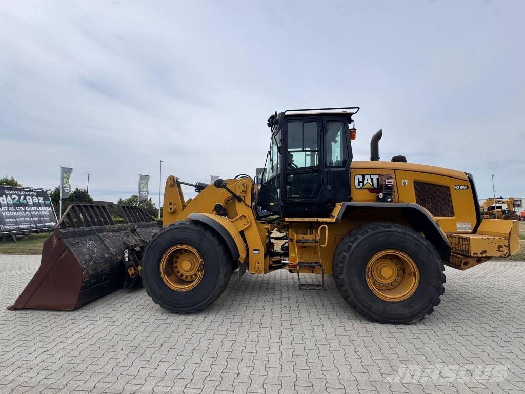 CAT 938 M Фронтальні навантажувачі