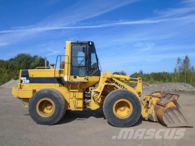 Komatsu WA 250 Фронтальні навантажувачі