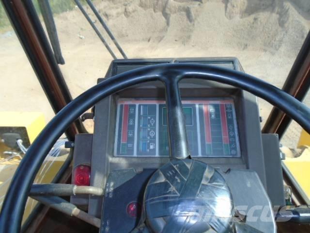 Komatsu WA 250 Фронтальні навантажувачі