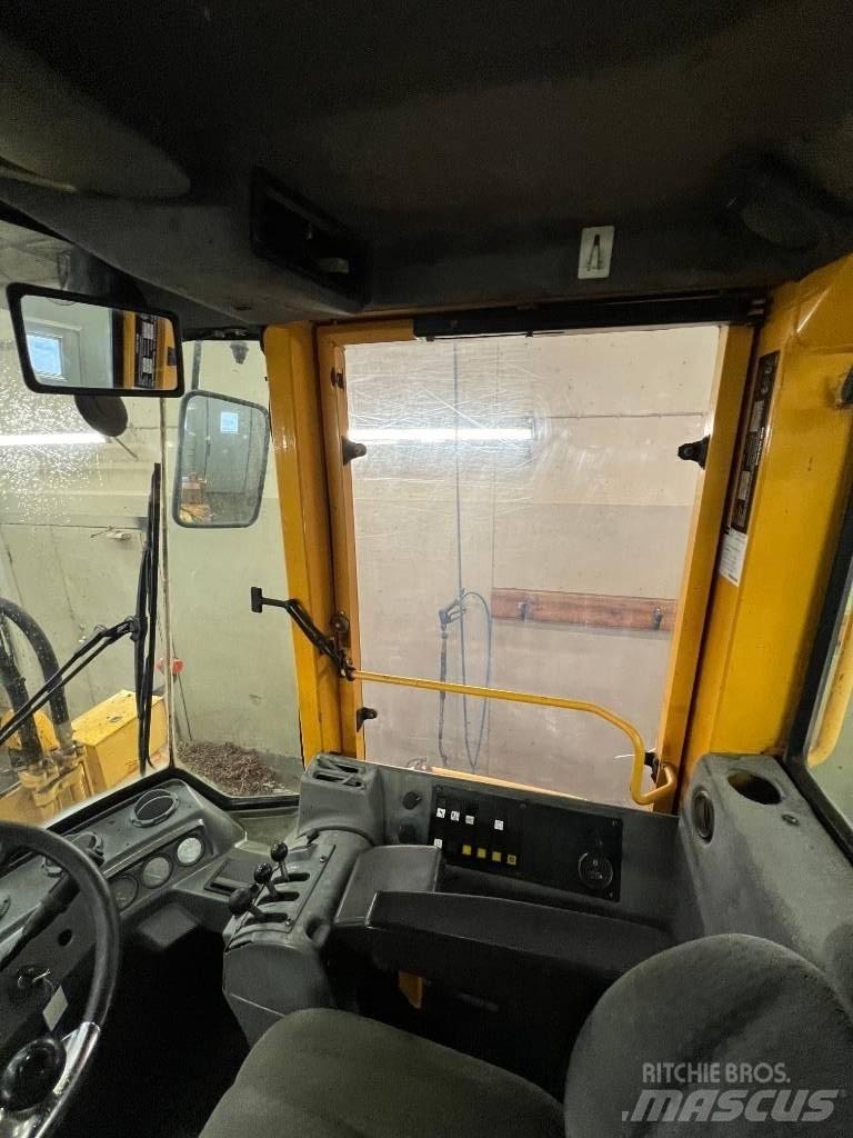 Volvo L90 B Фронтальні навантажувачі