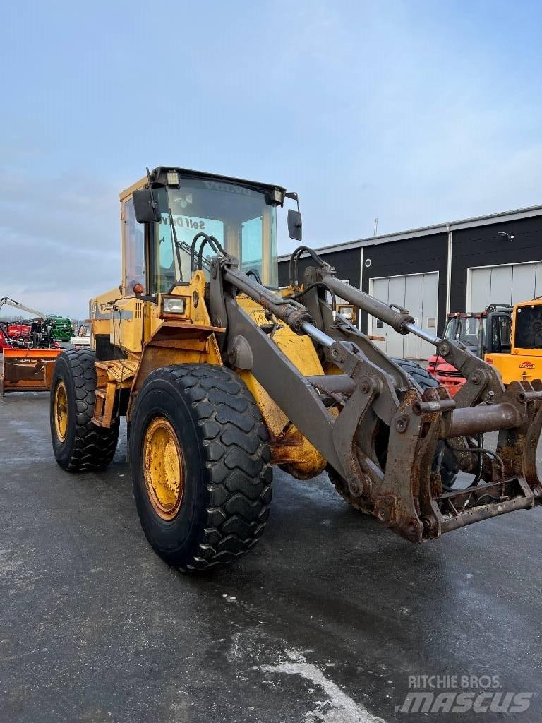 Volvo L90 B Фронтальні навантажувачі