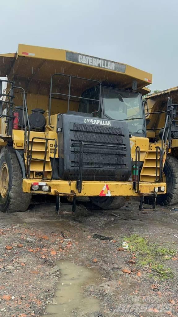 CAT 773 F Зчленовані самоскиди