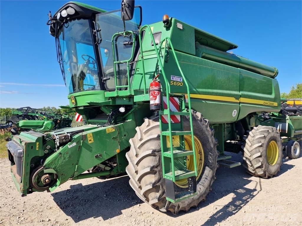 John Deere S690 Зернозбиральні комбайни