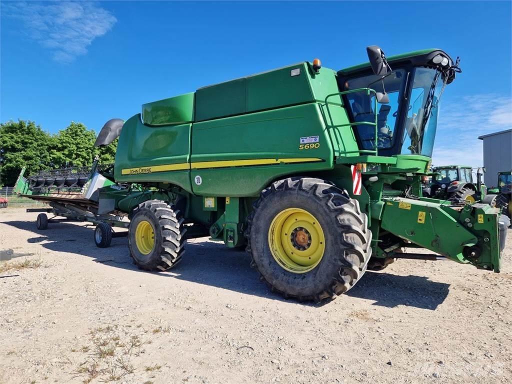 John Deere S690 Зернозбиральні комбайни